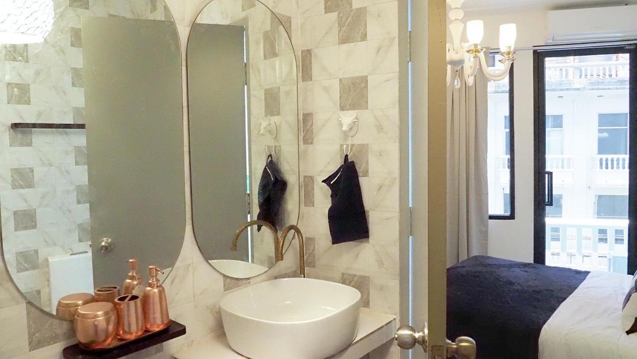 Kunst Apartment Банкок Екстериор снимка