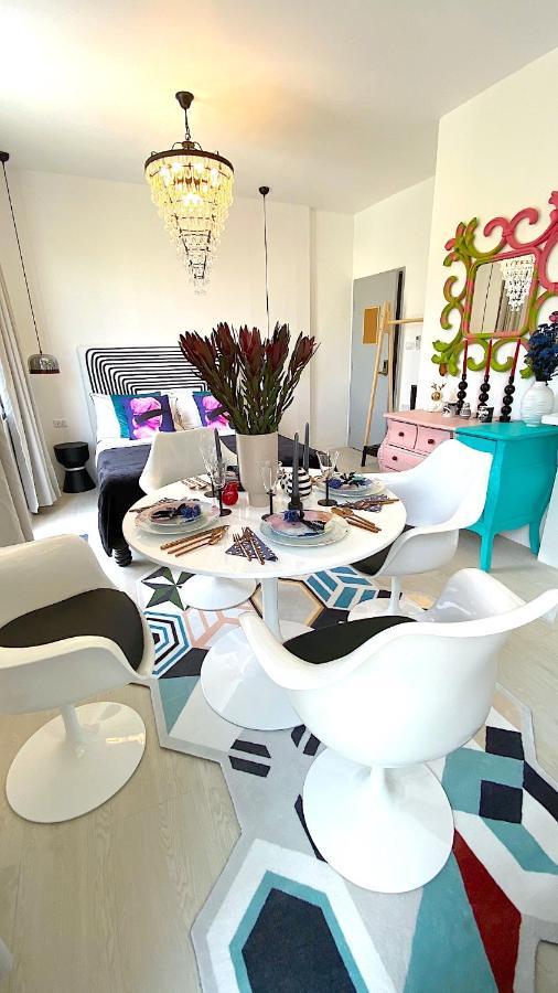 Kunst Apartment Банкок Екстериор снимка